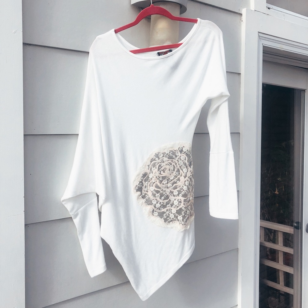 Small Boutique in LA— Top/Size: L.